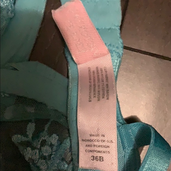 Victoria secret bra use 36B aqua color - Picture 3 of 6